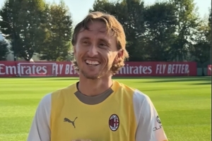 莫德里奇许愿:今年我只想要一个礼物,那就是和米兰一起赢得奖杯